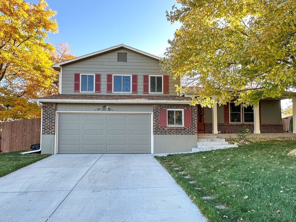 9262 W Walden Ave in Littleton, CO - Building Photo