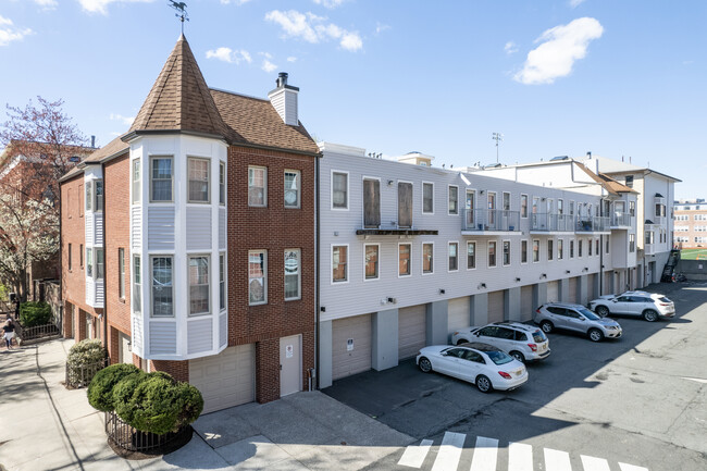 456 9th St in Hoboken, NJ - Foto de edificio - Building Photo