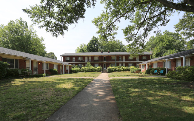 Elizabeth Apartments in Raleigh, NC - Building Photo - Building Photo