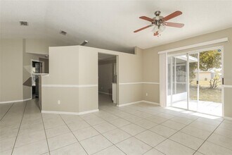 557 Oak Branch Cir in Kissimmee, FL - Building Photo - Building Photo