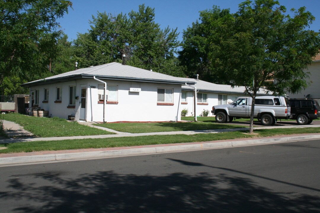 7215 Meade St in Westminster, CO - Foto de edificio