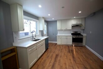 221 S Central Ave in Quincy, MA - Building Photo - Building Photo