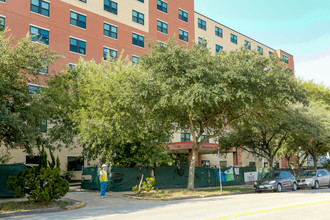 Houston Heights Towers in Houston, TX - Building Photo - Building Photo