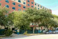 Houston Heights Towers in Houston, TX - Foto de edificio - Building Photo