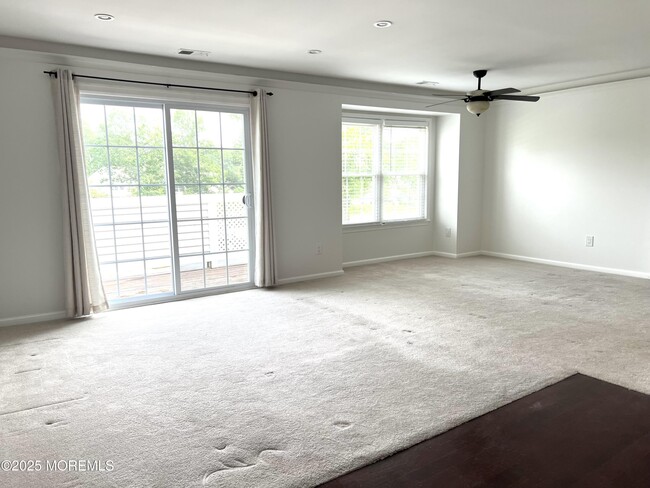 property at 458 Magnolia Ct