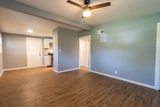 2413 N Oswego Ave in Tulsa, OK - Building Photo - Building Photo
