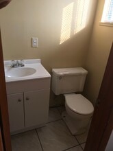 1250 E 276th St, Unit L in Euclid, OH - Building Photo - Building Photo