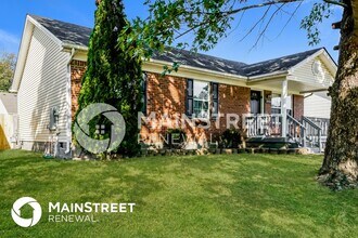 8906 Greenmoore Dr in Louisville, KY - Building Photo - Building Photo