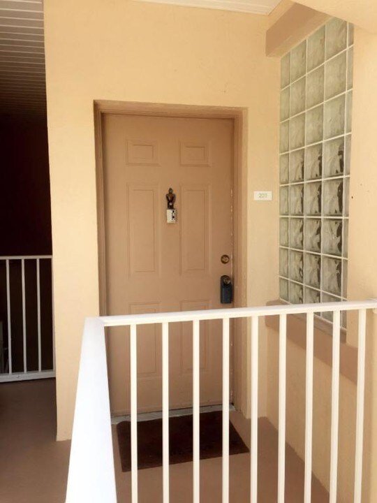 2080 Greenview Shores Blvd-Unit -401 in Wellington, FL - Building Photo