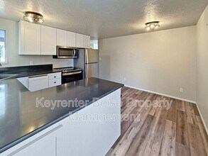 2238 S Latah St in Boise, ID - Building Photo - Building Photo
