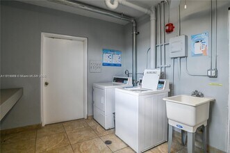 1425 Atlantic Shores Blvd in Hallandale Beach, FL - Building Photo - Building Photo