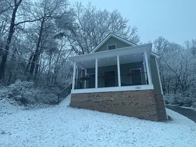 1050 Pineville Rd in Chattanooga, TN - Building Photo - Building Photo