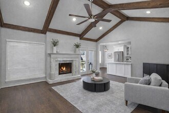 4301 Bellaire Dr S in Fort Worth, TX - Foto de edificio - Building Photo