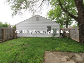 2122 S Hoyt Ave in Muncie, IN - Building Photo - Building Photo