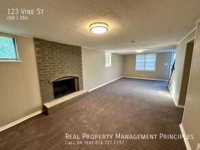 123 Vine St in Platte City, MO - Building Photo - Building Photo