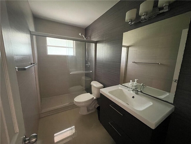 2451 Lincoln St in Hollywood, FL - Building Photo - Building Photo