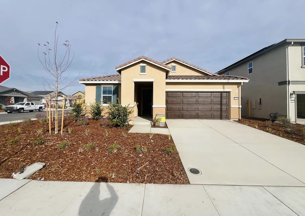 2491 Bersano St in Manteca, CA - Building Photo