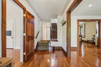 163 Myrtle Ave in Millburn, NJ - Building Photo - Building Photo