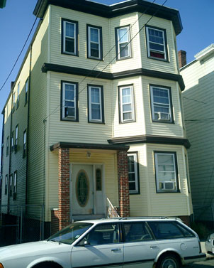 114 Falcon St in East Boston, MA - Building Photo