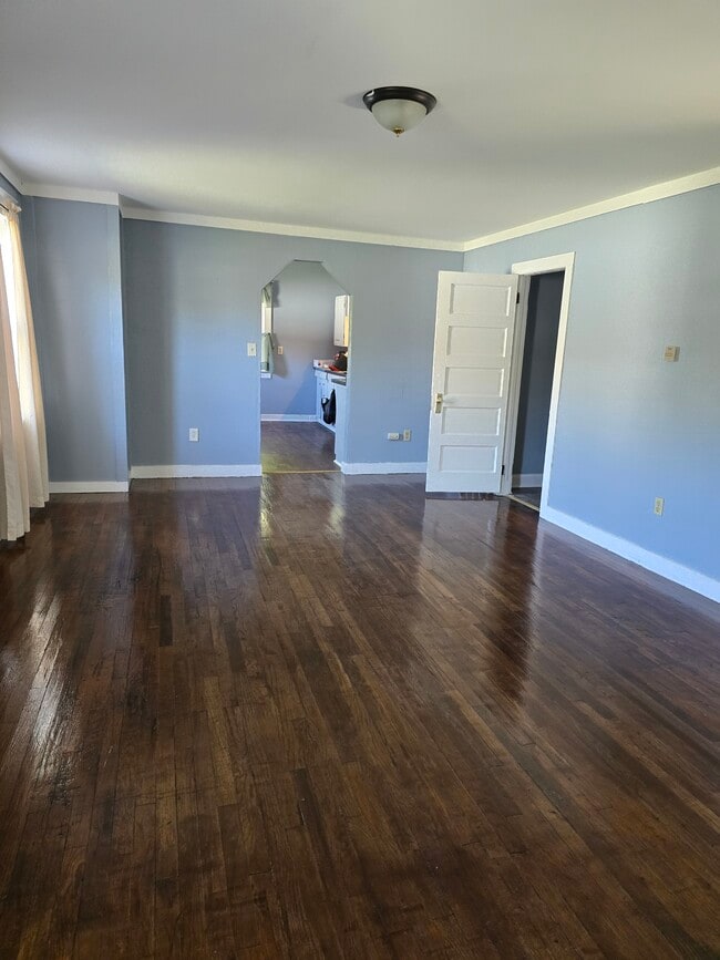 property at 2000 Sheridan Ave
