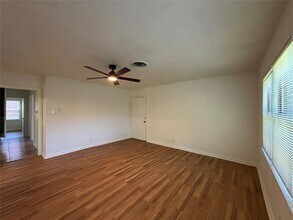 2800 W Fuller Ave in Fort Worth, TX - Building Photo - Building Photo