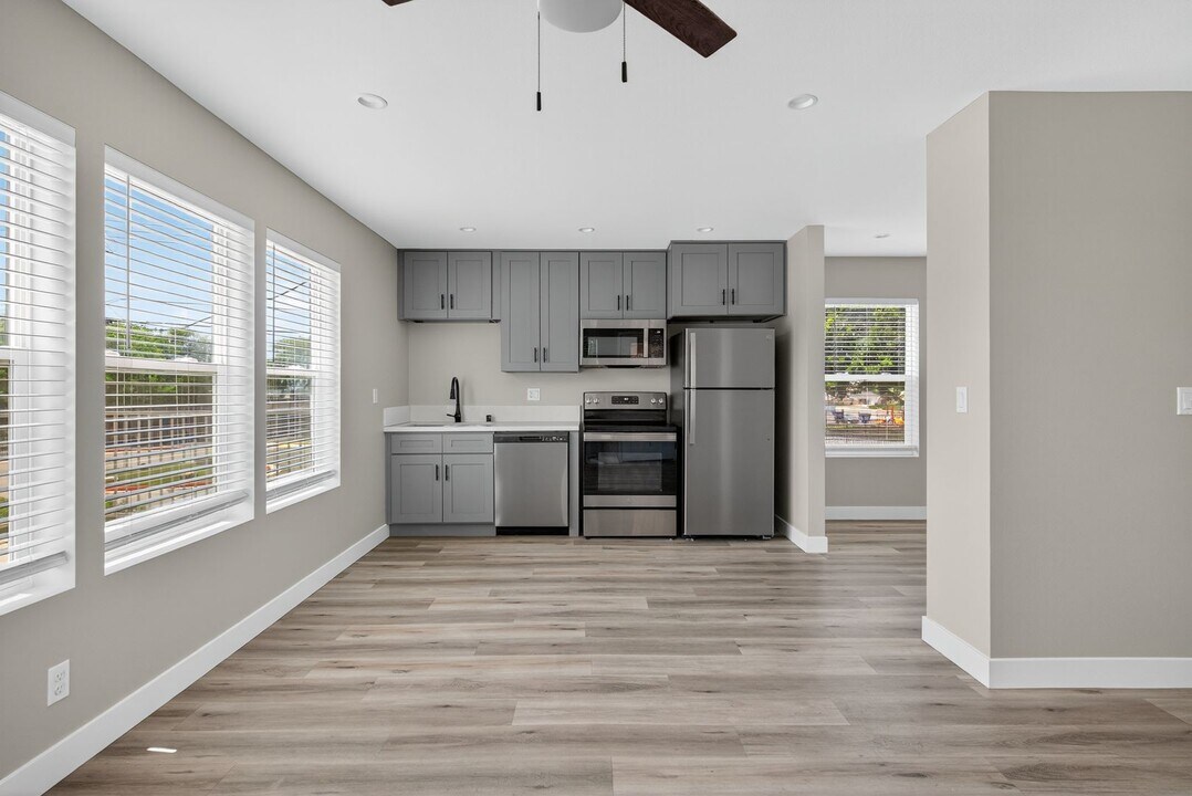 113 S Lillie Ave in Fullerton, CA - Building Photo