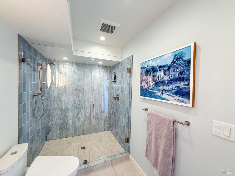 217 Richardson St in Sausalito, CA - Building Photo