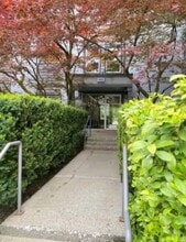 202 Westhill Pl in Port Moody, BC - Building Photo - Building Photo