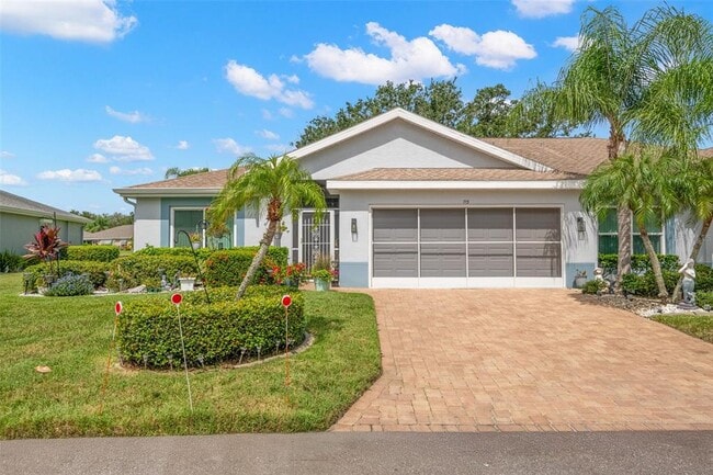 713 Manchester Woods Dr in Sun City Center, FL - Building Photo - Building Photo