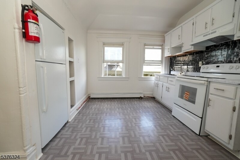 26 Treacy Ave in Newark, NJ - Building Photo