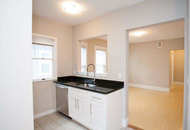 33 Bromfield Rd in Somerville, MA - Building Photo - Building Photo