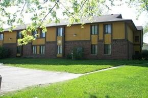 8500-8514 N Servite Dr in Milwaukee, WI - Foto de edificio - Building Photo