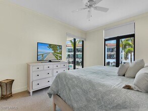 1490 5th Ave S in Naples, FL - Building Photo - Building Photo