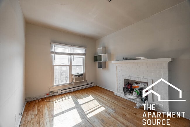 732 W Roscoe St, Unit 3N in Chicago, IL - Building Photo - Building Photo