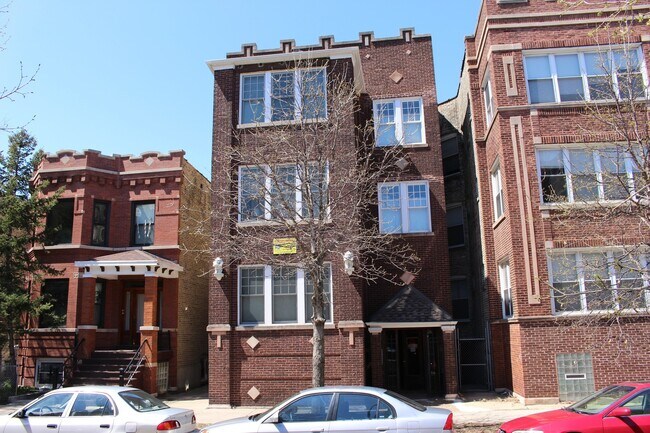 1048 N Oakley Blvd in Chicago, IL - Building Photo - Building Photo