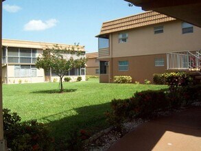 347 Flanders Dr in Delray Beach, FL - Building Photo - Building Photo