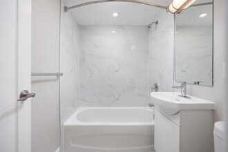Jameson Avenue Apartments in Toronto, ON - Building Photo - Building Photo