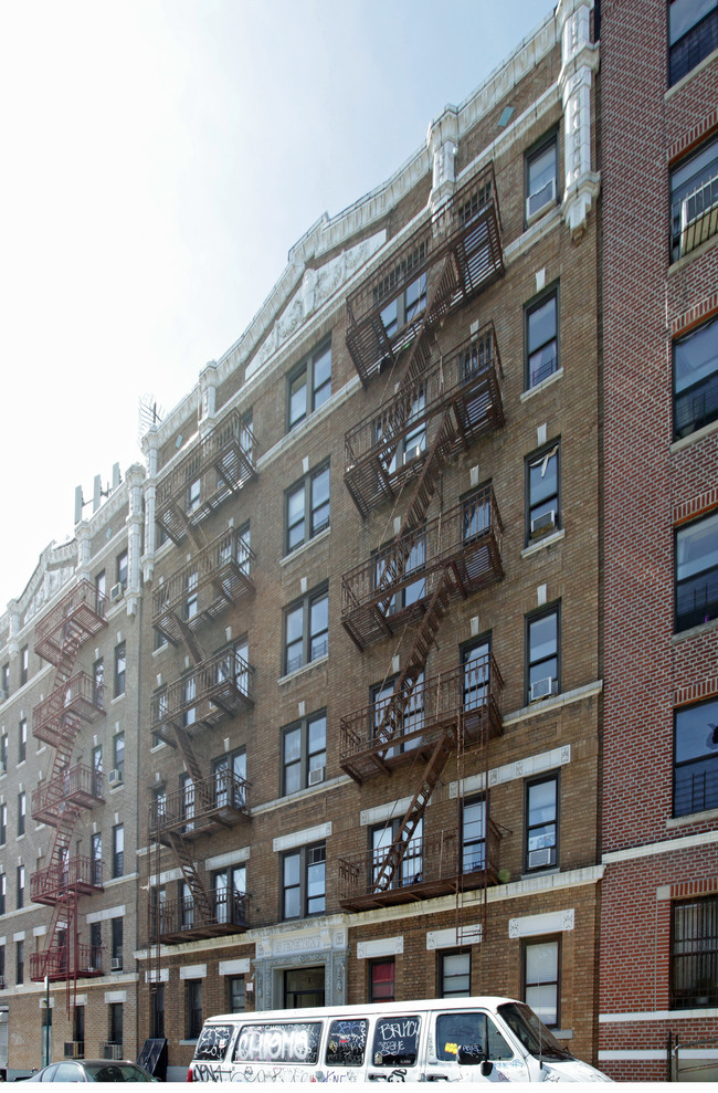 5 Ten Eyck St in Brooklyn, NY - Building Photo - Building Photo