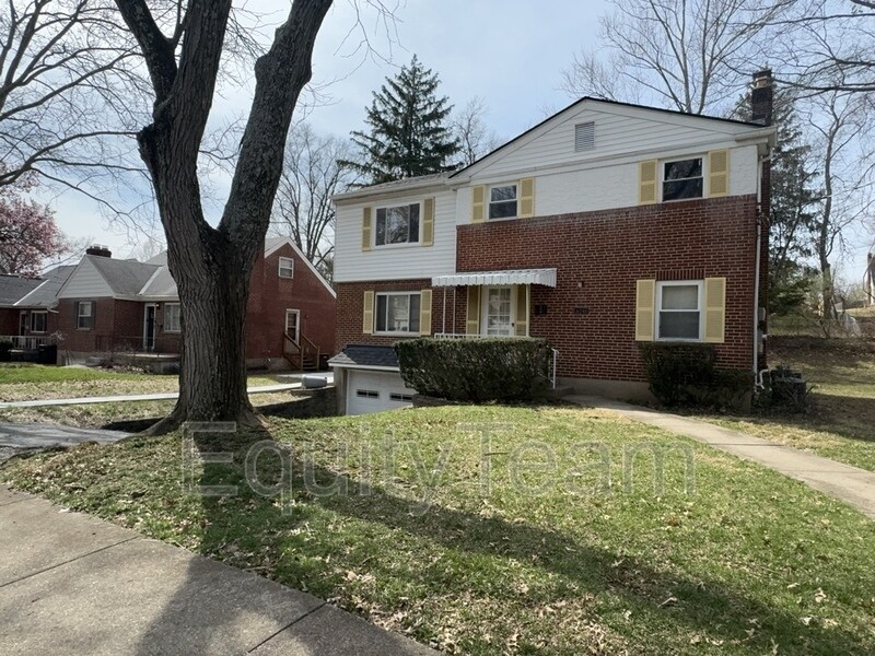 6241 Girard Ave in Cincinnati, OH - Building Photo