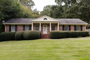 692 N Superior Ave in Decatur, GA - Building Photo