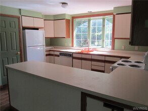 1028 E Main St in East Aurora, NY - Building Photo - Building Photo