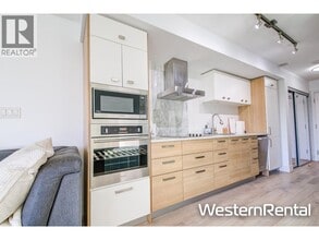 1783 Manitoba St in Vancouver, BC - Building Photo - Building Photo