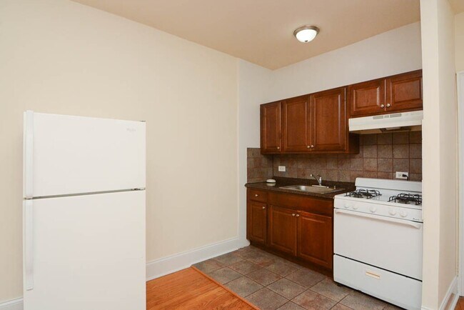 2737 N Spaulding Ave in Chicago, IL - Building Photo - Building Photo