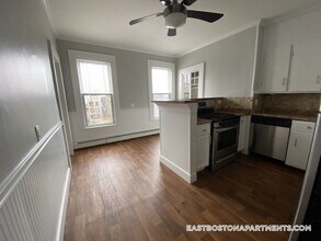 279 Webster St, Unit 1 in Boston, MA - Foto de edificio - Building Photo