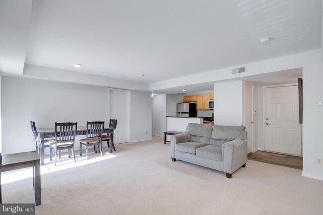 12154 Penderview Terrace in Fairfax, VA - Building Photo - Building Photo