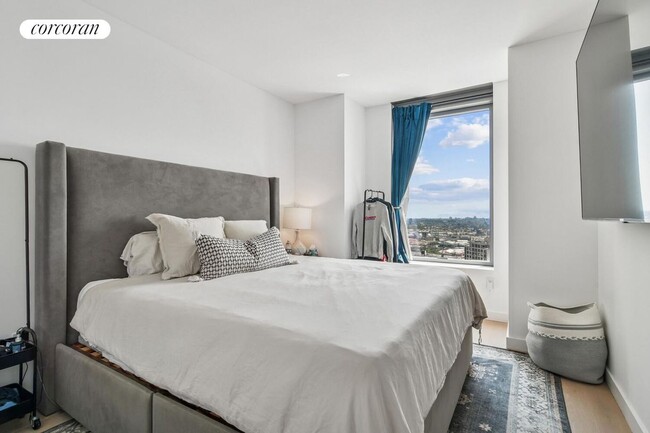 property at 3 Ct Square W