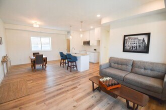 127 12th St NW in Rochester, MN - Building Photo - Building Photo