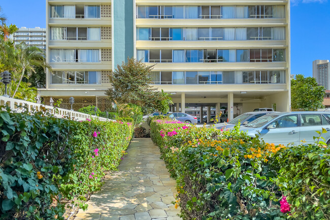 Seaside Tower in Honolulu, HI - Building Photo - Building Photo