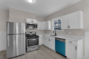 77 Vinton St in Providence, RI - Building Photo