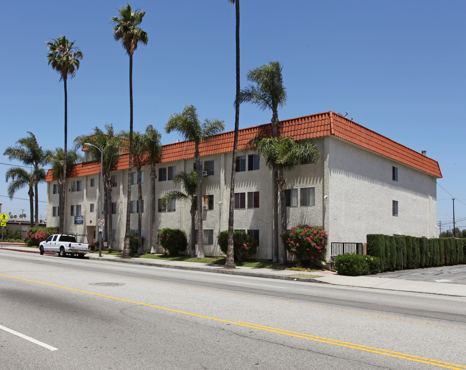 Avalon Apartments in Wilmington, CA - Building Photo